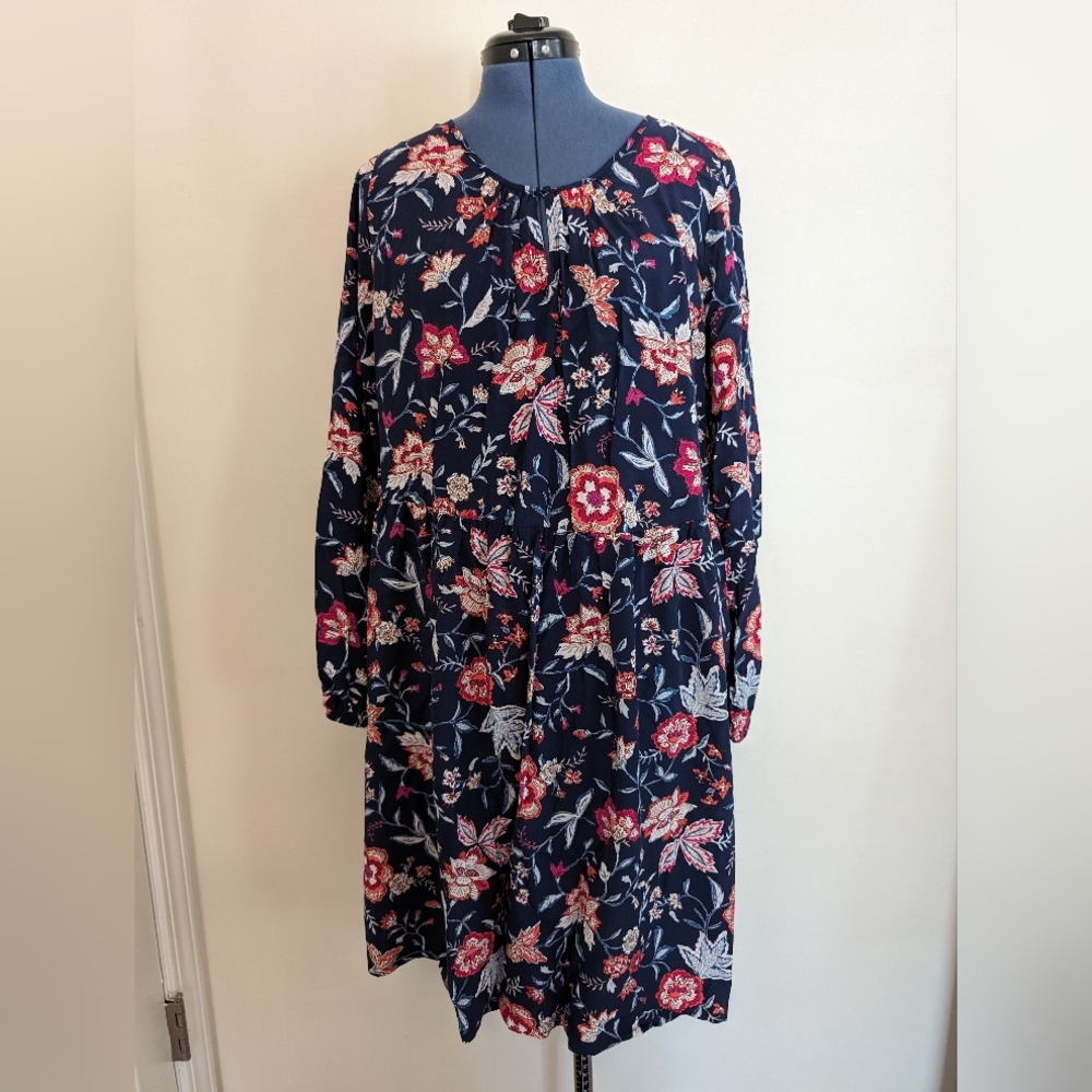 Navy floral dress size large NWT